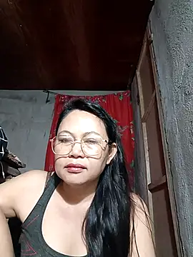 Everleigh mom online show from 11-22-25, 08:08