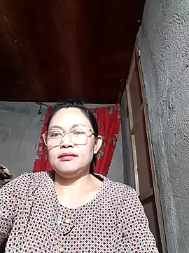 Everleigh mom online show from 11-27-25, 10:50