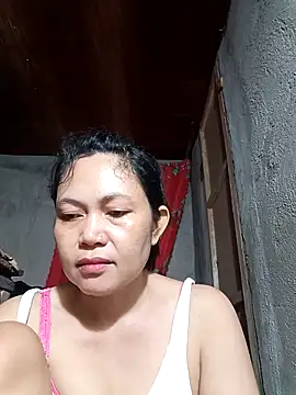 Everleigh mom online show from 11-27-25, 10:56