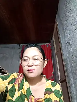 Everleigh mom online show from 12-05-25, 10:13