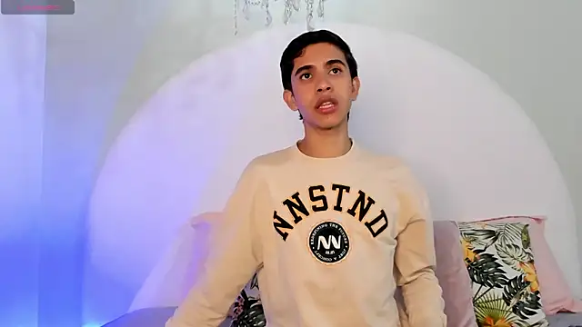 JoshuaSanzz online show from 12-18-25, 02:28