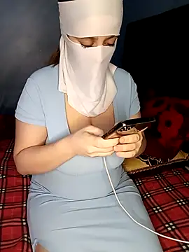 Snapshot of Lamia_Queen_ chatting on 11-26-25, 05:25 Lamia Queen online show from 11-26-25, 05:25