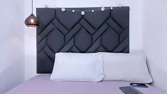 Snapshot of Lauran_Xe chatting on 10-30-25, 11:55 Lauran Xe online show from 10-30-25, 11:55