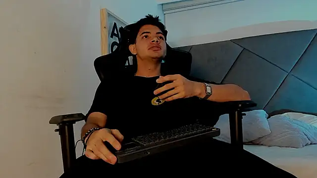 andrew colleman online show from 02-04-26, 03:45