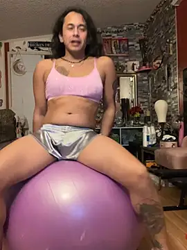 Snapshot of TranSexualJade95 chatting on 06-18-26, 09:14 TranSexualJade95 online show from 06-18-26, 09:14