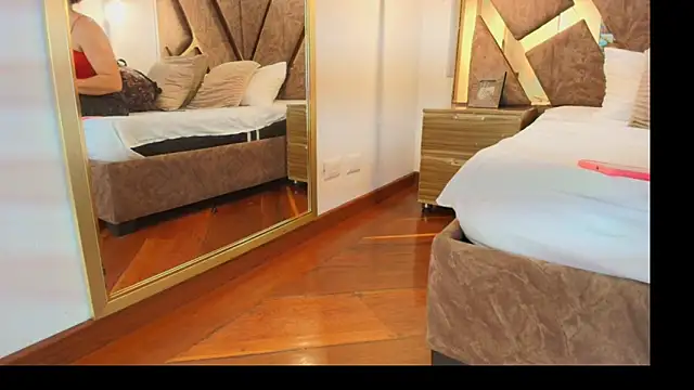 zarah andrew   online show from 11-08-25, 02:39