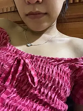 Snapshot of Sayhi_xo chatting on 11-05-25, 02:28 Sayhi xo online show from 11-05-25, 02:28