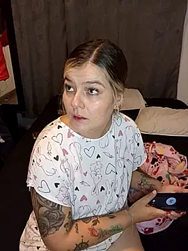 Snapshot of Fernandar2025 chatting on 10-24-25, 02:08 Fernandar2025 online show from 10-24-25, 02:08