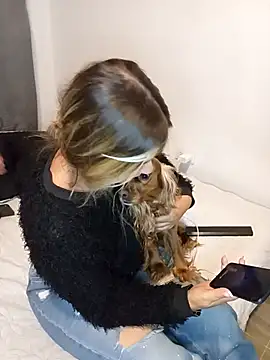 Snapshot of Fernandar2025 chatting on 11-25-25, 02:22 Fernandar2025 online show from 11-25-25, 02:22