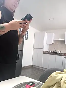 Fernandar2025 online show from 04-21-26, 04:34