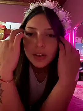 Snapshot of kiramedi chatting on 10-16-25, 09:49 kiramedi online show from 10-16-25, 09:49