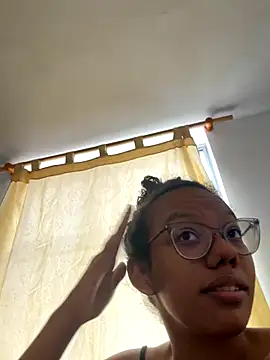 Valen1800 online show from 11-30-25, 04:11