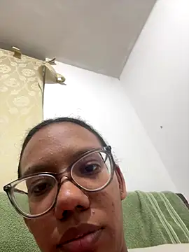 Valen1800 online show from 12-19-25, 02:07