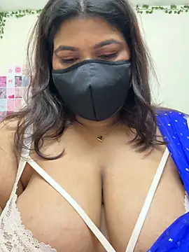 Snapshot of Kitten-Lana chatting on 06-07-26, 02:43 Kitten-Lana online show from 06-07-26, 02:43