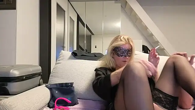 bellemasquer online show from 02-22-26, 09:57