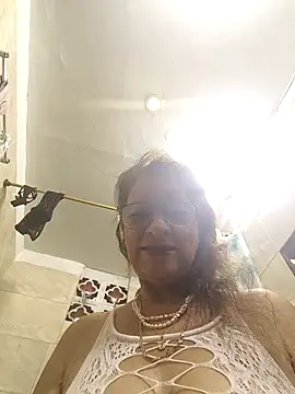 MaryeLunna online show from 11-01-25, 11:12