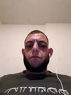 Snapshot of milenski74 chatting on 10-29-25, 11:28 milenski74 online show from 10-29-25, 11:28