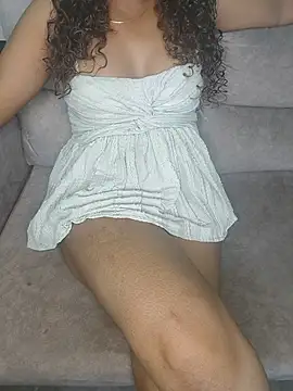 Snapshot of Tamilpallavi chatting on 06-27-26, 11:37 Tamilpallavi online show from 06-27-26, 11:37