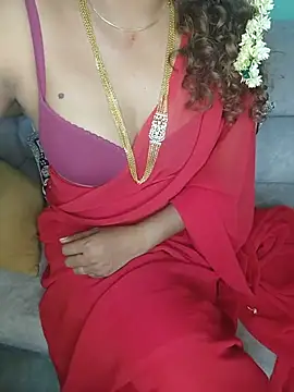 Snapshot of Tamilpallavi chatting on 07-20-26, 10:39 Tamilpallavi online show from 07-20-26, 10:39