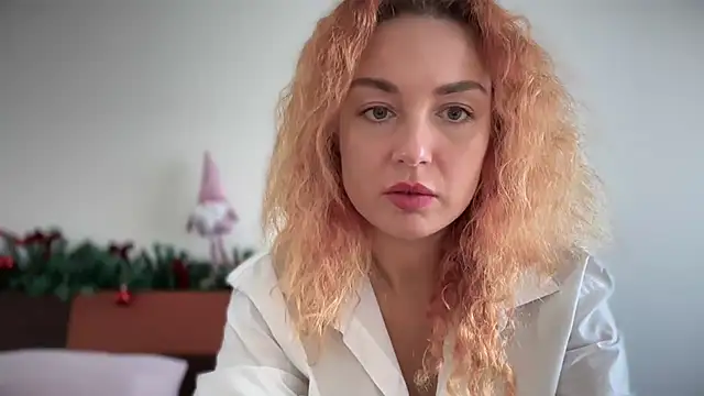 Reddgiirl online show from 12-17-25, 09:59