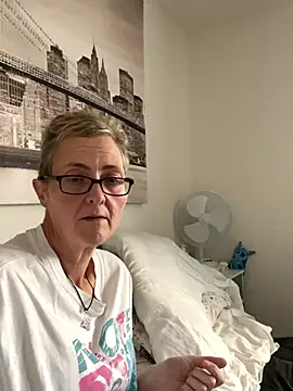 Curvy-Jinx online show from 11-10-25, 08:24