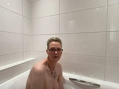 Curvy-Jinx online show from 04-09-26, 12:32