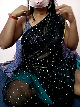 Snapshot of Cute_Renuka chatting on 10-13-25, 04:18 Cute Renuka online show from 10-13-25, 04:18