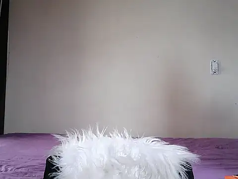 Snapshot of muscle_mommyy chatting on 10-28-25, 12:41 muscle mommyy online show from 10-28-25, 12:41