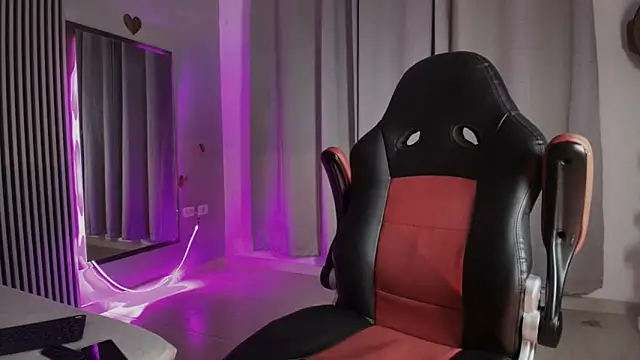 Snapshot of rachell_owen chatting on 11-17-25, 04:40 rachell owen online show from 11-17-25, 04:40