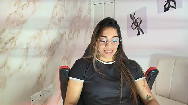 Snapshot of rachell_owen chatting on 11-30-25, 05:00 rachell owen online show from 11-30-25, 05:00