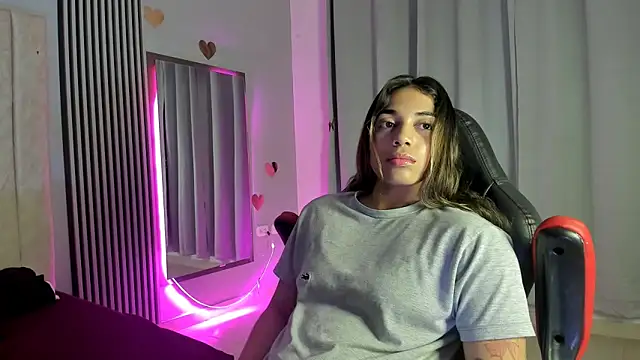 Snapshot of rachell_owen chatting on 12-03-25, 04:31 rachell owen online show from 12-03-25, 04:31