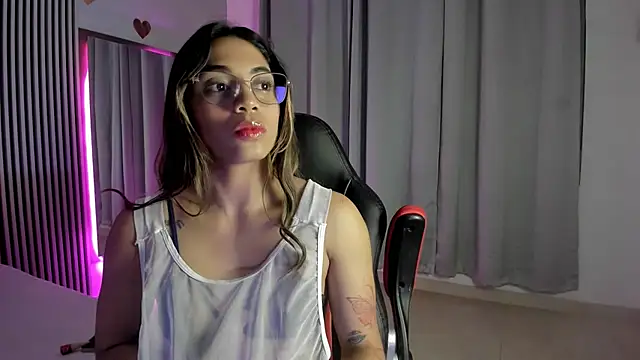 Snapshot of rachell_owen chatting on 12-05-25, 04:43 rachell owen online show from 12-05-25, 04:43