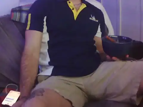 Luv2SuckBWC92 online show from 09-10-25, 06:13