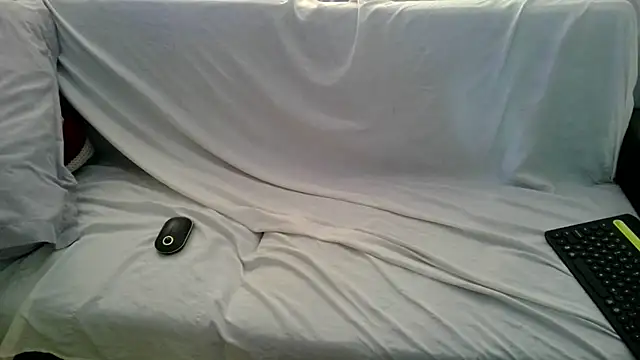 Luv2SuckBWC92 online show from 09-24-25, 03:59