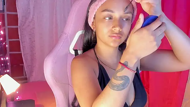 MelanyOconner online show from 02-16-26, 03:41