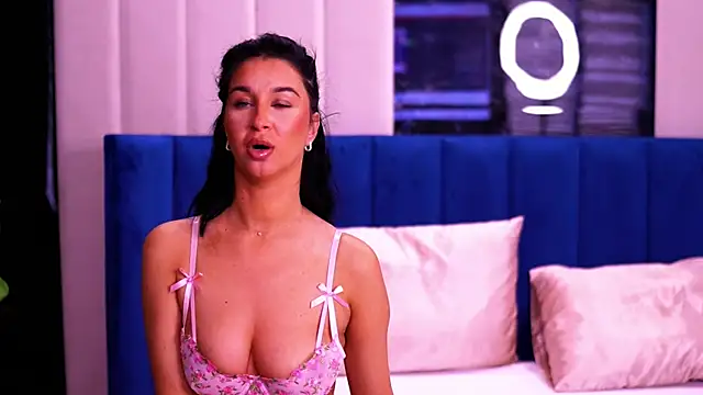 FrancescaDante online show from 04-24-26, 06:49