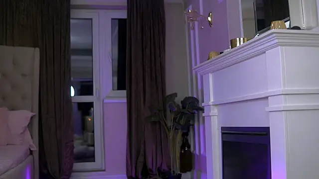 EmaHallee online show from 04-03-26, 02:31