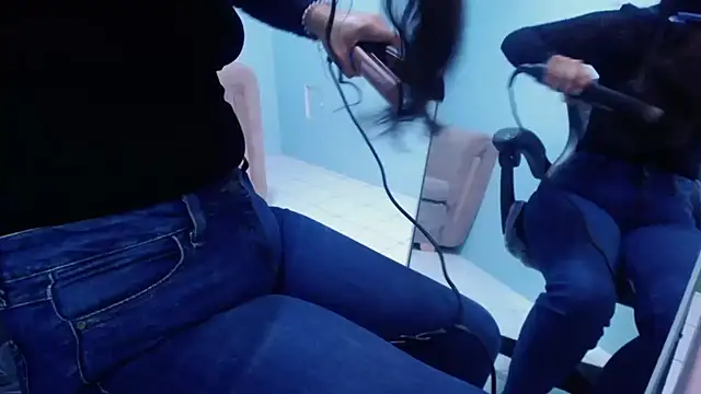 victoria hernandez t  online show from 10-22-25, 01:00