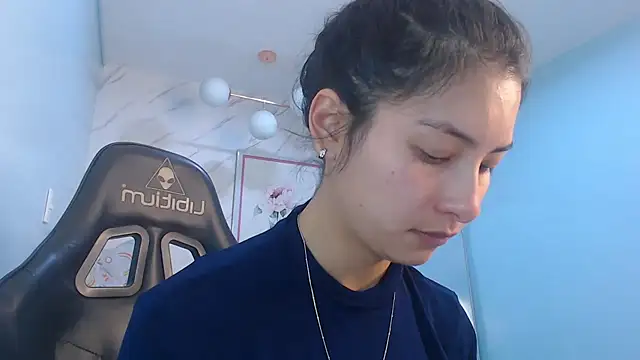 victoria hernandez t  online show from 04-27-26, 12:58