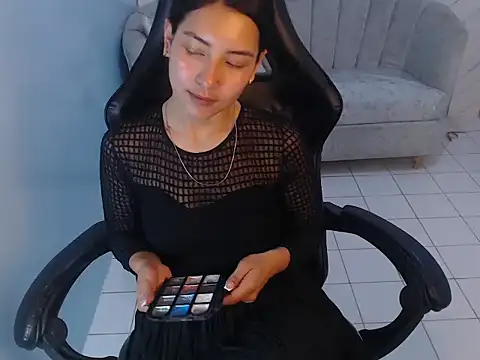 Snapshot of victoria_hernandez_t_ chatting on 05-01-26, 01:37 victoria hernandez t online show from 05-01-26, 01:37