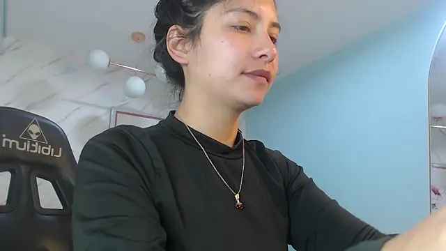 Snapshot of victoria_hernandez_t_ chatting on 06-05-26, 01:17 victoria hernandez t online show from 06-05-26, 01:17