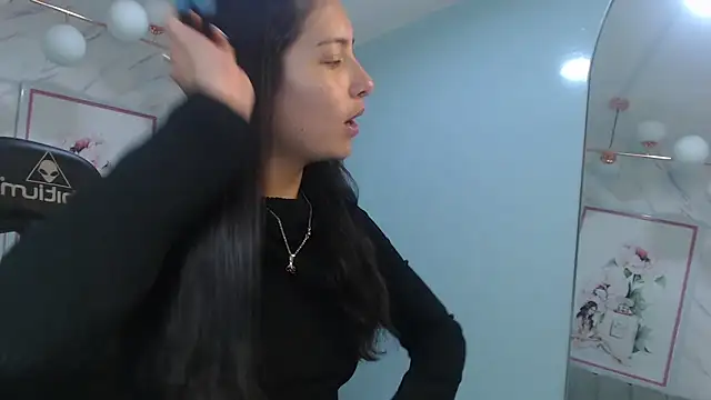 victoria hernandez t  online show from 06-30-26, 01:12