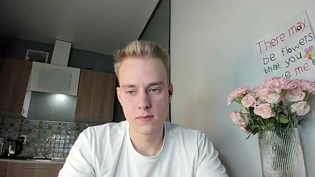 Snapshot of Kevin_Young_Cat chatting on 10-11-25, 04:05 Kevin Young Cat online show from 10-11-25, 04:05