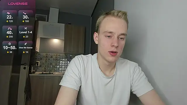 Snapshot of Kevin_Young_Cat chatting on 10-28-25, 03:58 Kevin Young Cat online show from 10-28-25, 03:58