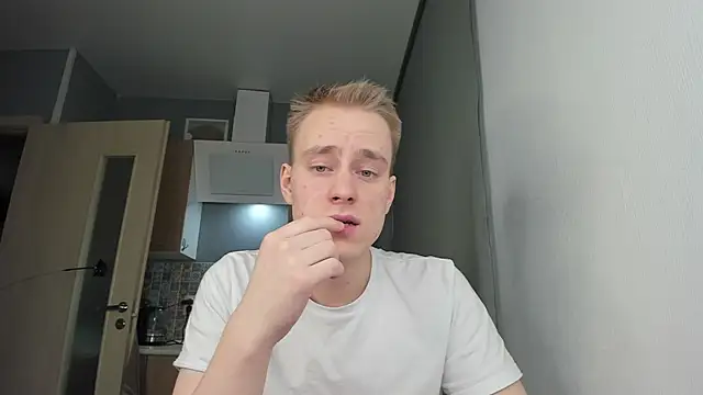 Kevin Young Cat online show from 12-21-25, 01:18