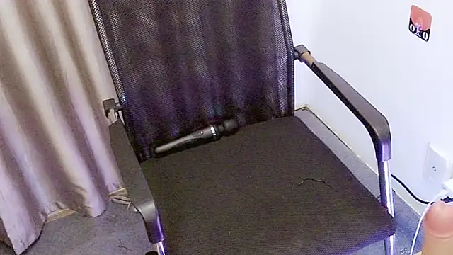 Snapshot of ALy-Lush chatting on 12-20-25, 07:04 ALy-Lush online show from 12-20-25, 07:04