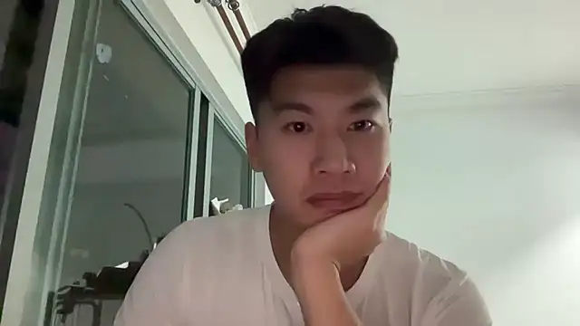 Snapshot of heywilliam chatting on 10-23-25, 04:39 heywilliam online show from 10-23-25, 04:39