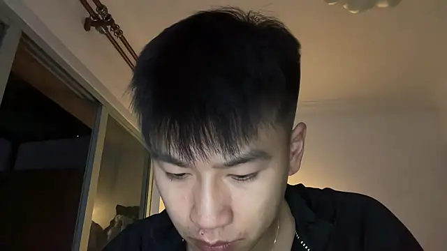 Snapshot of heywilliam chatting on 11-10-25, 12:48 heywilliam online show from 11-10-25, 12:48