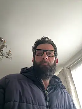 Snapshot of Michel_huge chatting on 05-16-26, 10:47 Michel huge online show from 05-16-26, 10:47