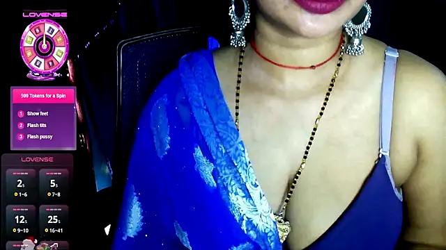 Snapshot of QUEEN_SAKHI- chatting on 07-10-26, 05:59 QUEEN SAKHI- online show from 07-10-26, 05:59